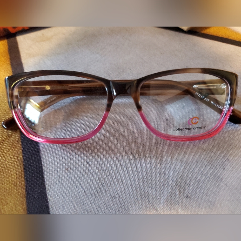 BRAND NEW WOMENS EYEGLASS FRAMES RX ABLE